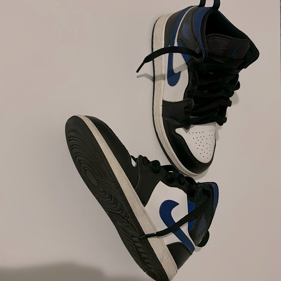 These are kids Jordan 1 I can make the price lower!!🙌🏿